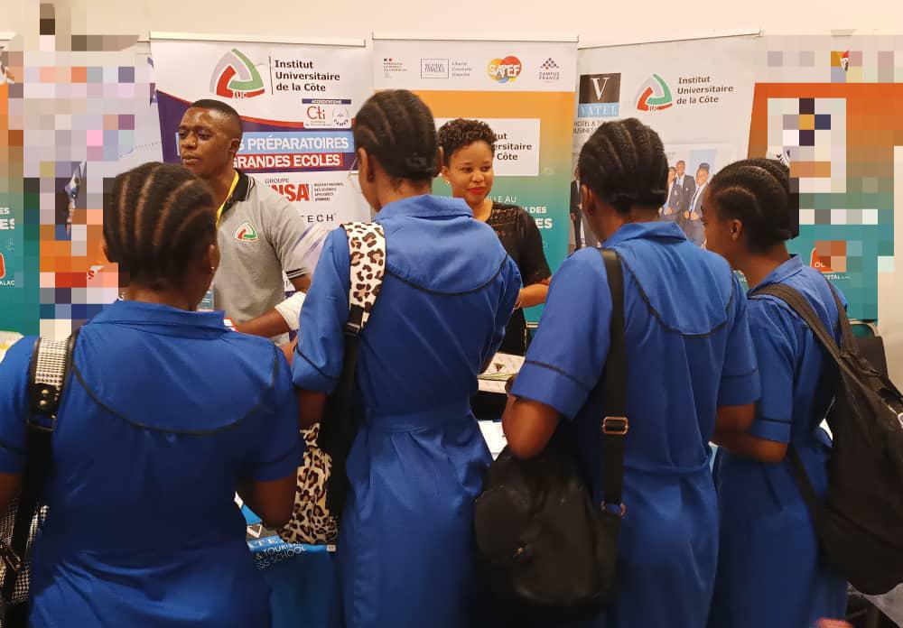 L’Institut Universitaire de la Côte (IUC) marque sa présence au Salon pour la Promotion des Études Françaises (SAPEF) 2024, qui se tient actuellement au Hilton à Yaoundé.