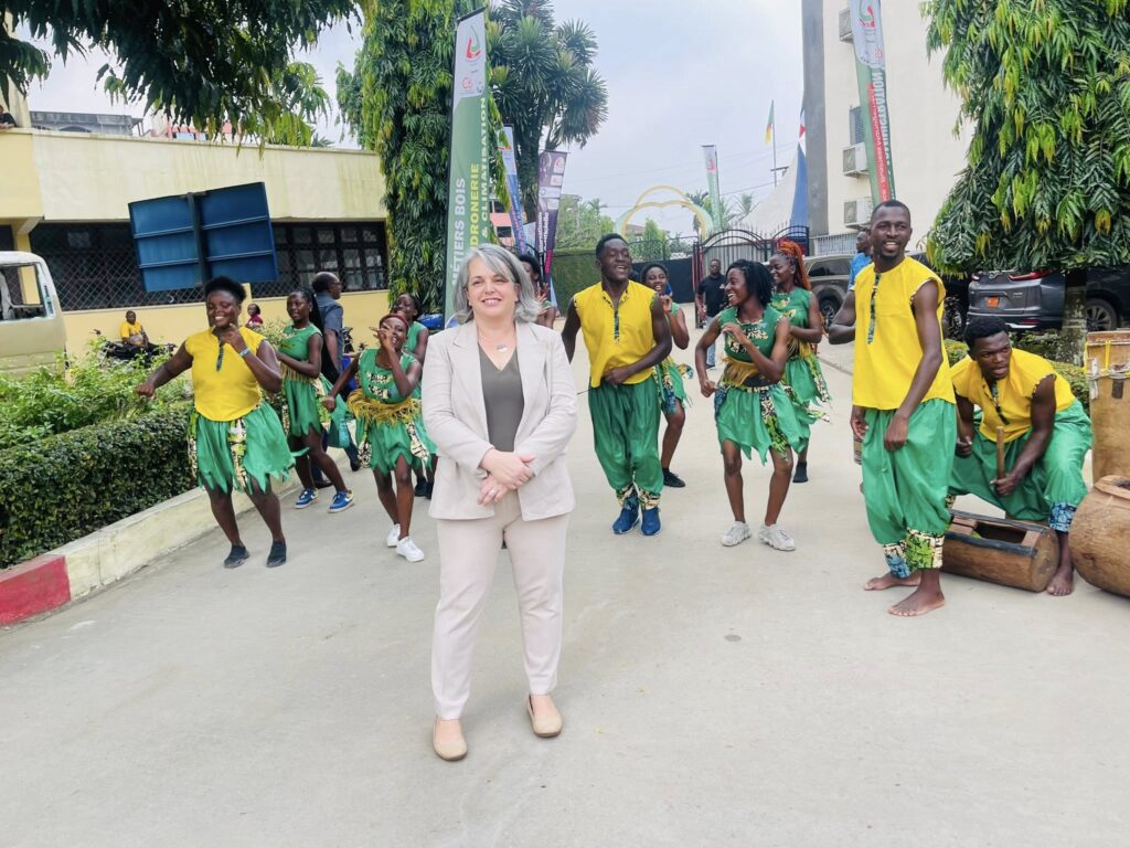 *PARTENARIAT IUC – GOUVERNEMENT DU CANADA* *PARTENARIAT IUC – GOUVERNEMENT DU CANADA*