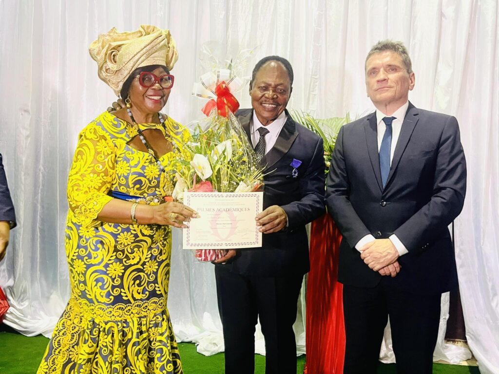 Cérémonie de Remise des Palmes académiques Françaises à Mr. GUIMEZAP Paul, Président Fondateur d’IUC Cérémonie de Remise des Palmes académiques Françaises à Mr. GUIMEZAP Paul, Président Fondateur d’IUC
